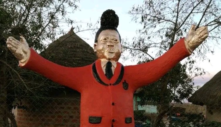 mcckinley's tweet image. Xa hari kona statue?
#Ahee
#PapaPenny