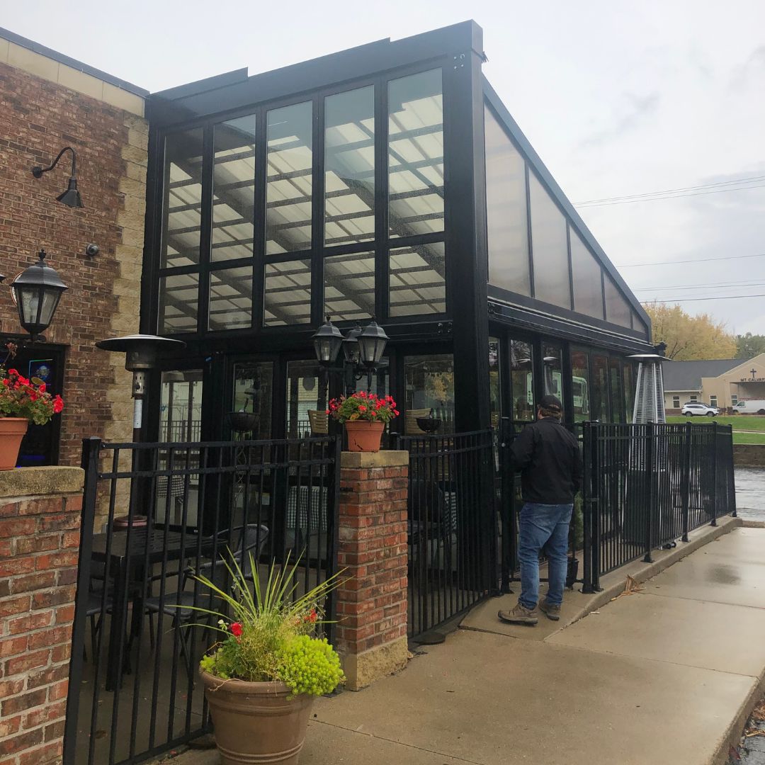 CabrioStructure's tweet image. Dinner under the sky—no weather worries required. Ciminos in Freeport, IL transformed their patio with a CabrioFlex system, offering guests an open-air dining experience with year-round comfort and charm.

#CabrioStructures #CabrioFlex #RestaurantPatio #FreeportIL #OpenAirDining