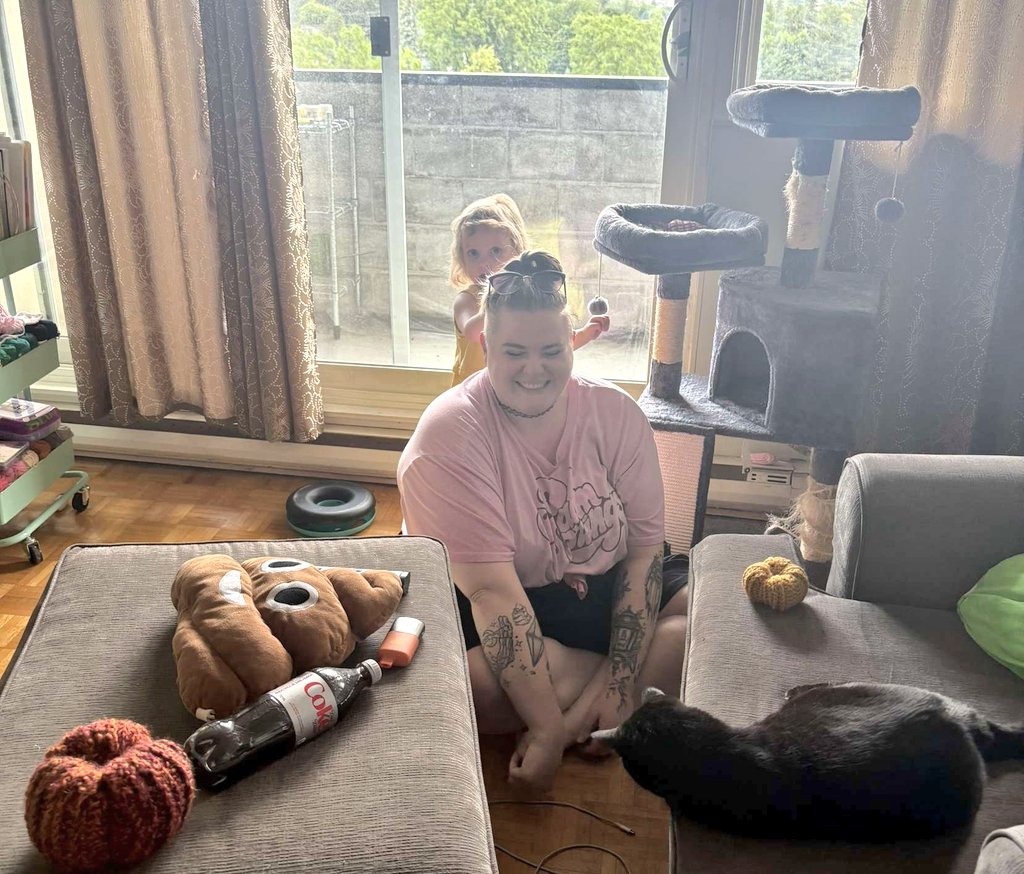 NotErica_xo's tweet photo. When your friend's kiddo brushes your hair with a cat brush and tells you that you are a pretty princess....
She's such a cutie https://t.co/36HaWcrgsm
