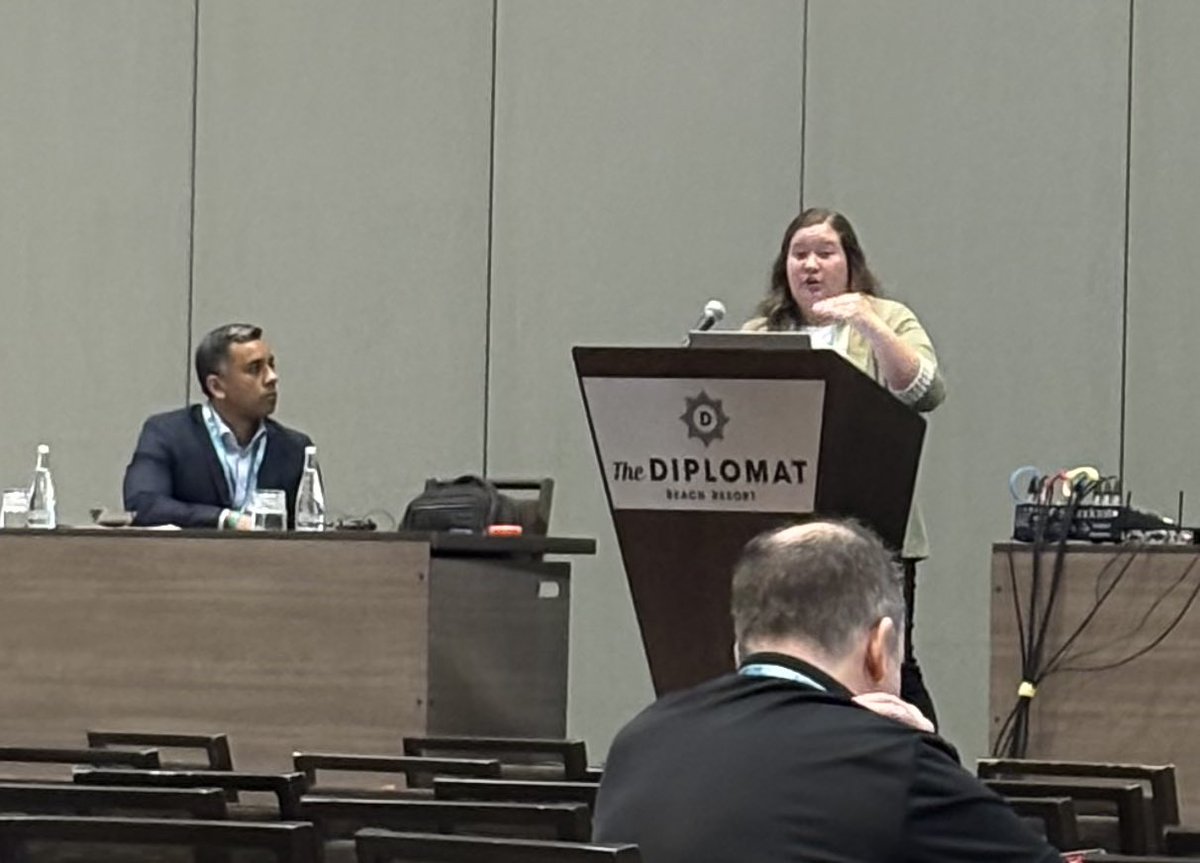 VanoverbekeDeb's tweet image. Several @UNL_AniSci graduate students helped kickoff sessions for American Society of Animal Science Meetings in Hollywood, FL this morning. Stay tuned for more students and faculty presenting talks over the next few days.