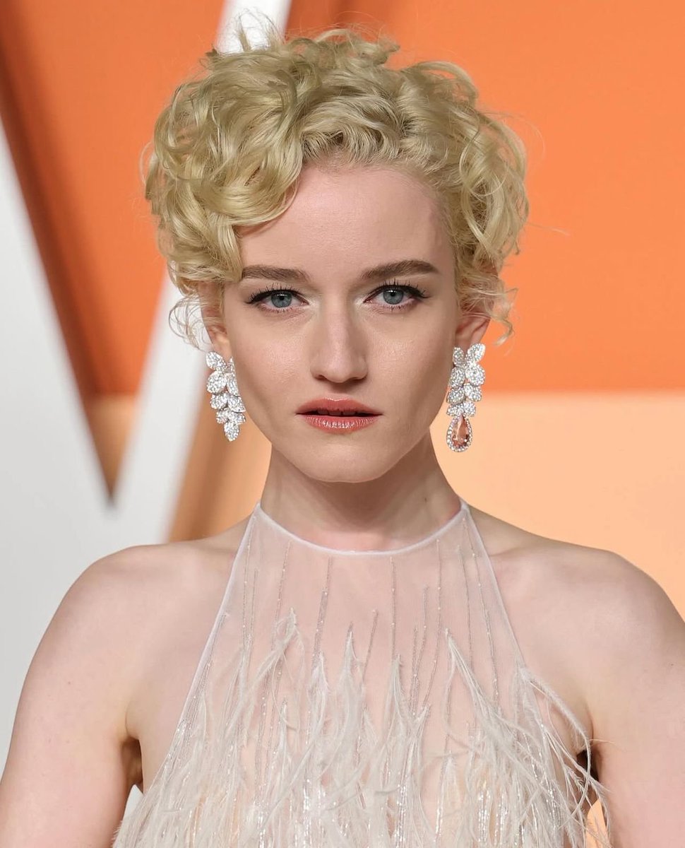 MCUFilmNews's tweet photo. Julia Garner as Shalla-Bal (Silver Surfer) https://t.co/DUZzbrN8Dg