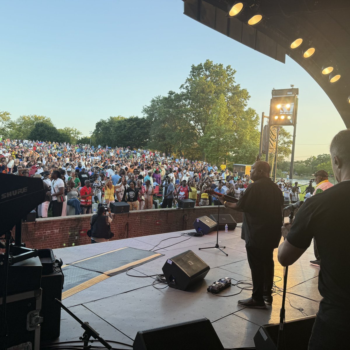 SolagesNY's tweet image. What a blast at the 12th Annual Creole American Family Night! 🇭🇹✨
Big thanks to the sponsors & community leaders who made it happen. Music, culture, and unity all in one night. #TabouCombo #HaitianPride @CarrieSolages
