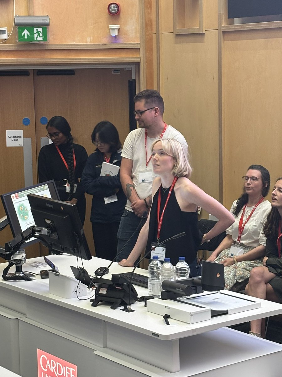 Our lightning ⚡️ talks were a storming success!! Great 90 second elevator pitches for the first poster session. First up was Charlotte Lovatt <a href="/virustinkerer/">Viral ImmunoTherapies & Advanced therapeutics Lab.</a> lab <a href="/cardiffuni/">Cardiff University</a>