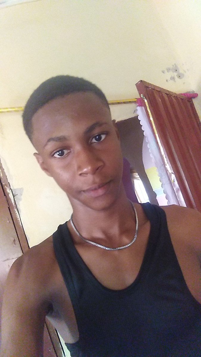 The face behind the handle. Save to your gallery for future body-shaming.✌🏾