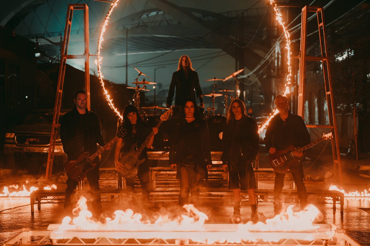 evanescence's tweet image. Fight Like A Girl (feat. @kflay) - official music video is OUT NOW! Thanks to all who joined the live premiere, head to the link below to check out the video!

Directed by Chad Stahelski

youtu.be/qiUZ-FzbZEo
