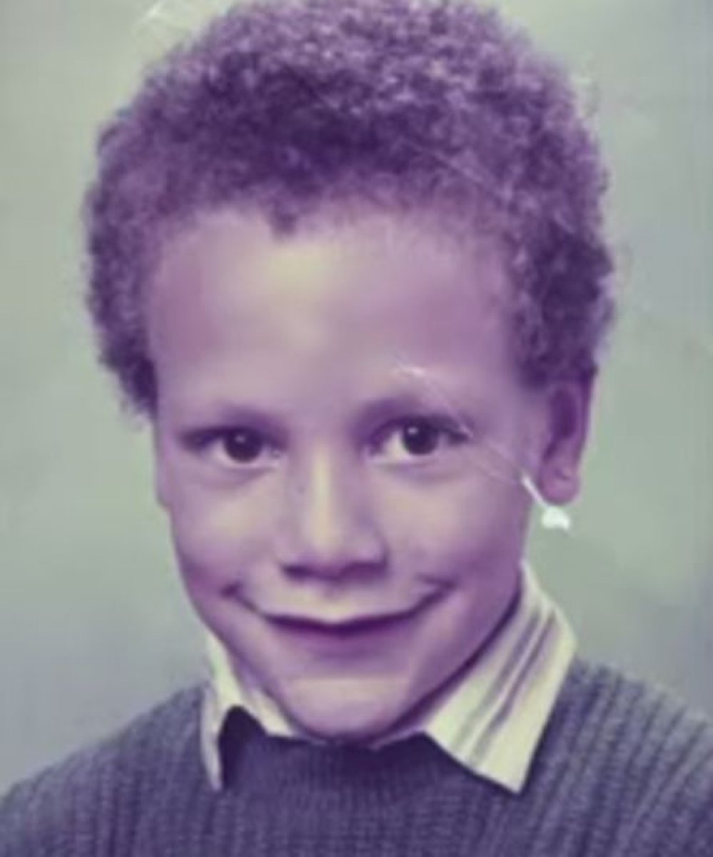 Can you guess who this footballer is❓🤔