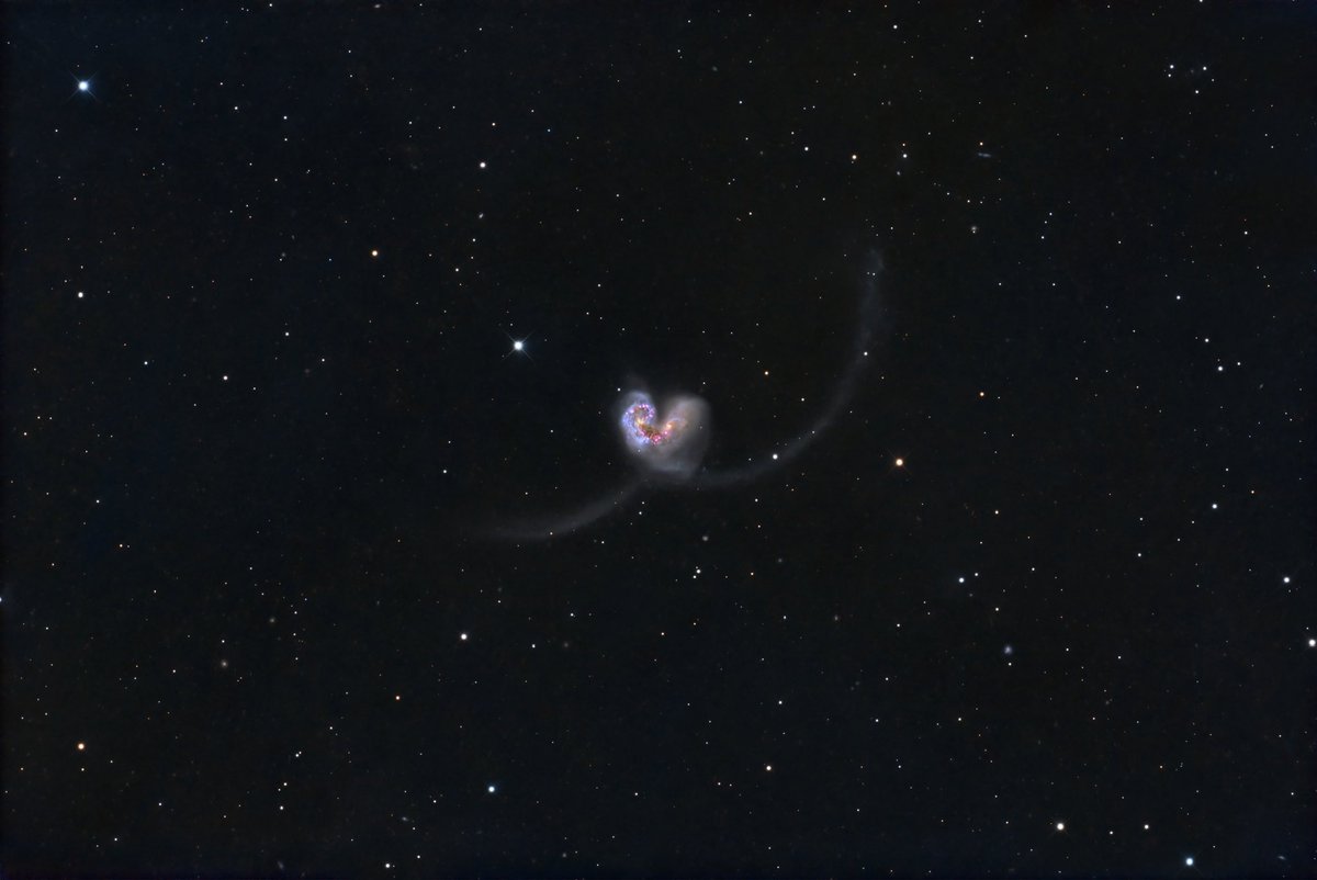 astro4pics's tweet photo. The Antennae Galaxies https://t.co/ZHFrvAejtE