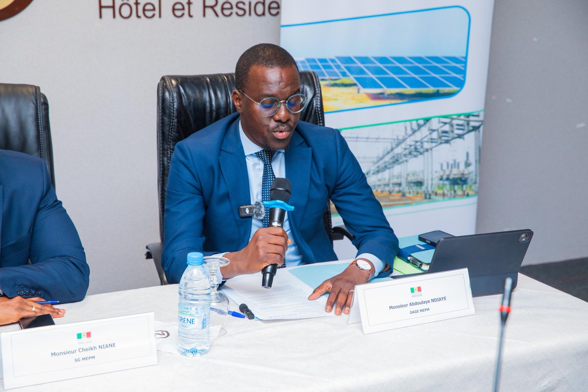 Mepmsenegal's tweet image. Le Ministre de l’Energie, du Pétrole et des Mines M. @BirameSouleye a présidé, ce lundi 7 juillet 2025, l'atelier de partage et de validation du rapport de la mission d’assistance portant sur l’élaboration d’une politique de gestion optimale des ressources humaines du MEPM. ⤵️📸