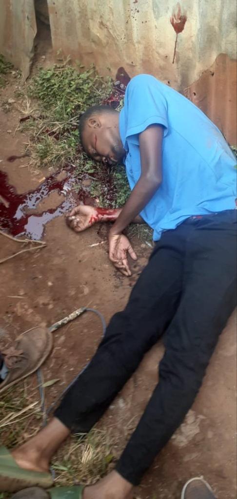 zoomafrika1's tweet photo. He died smiling. He died wishing for better governance in his country, Rest easy comrade. To us you are a hero 🇰🇪🕊. Repost Widely Africans https://t.co/6eeVLyEEmN