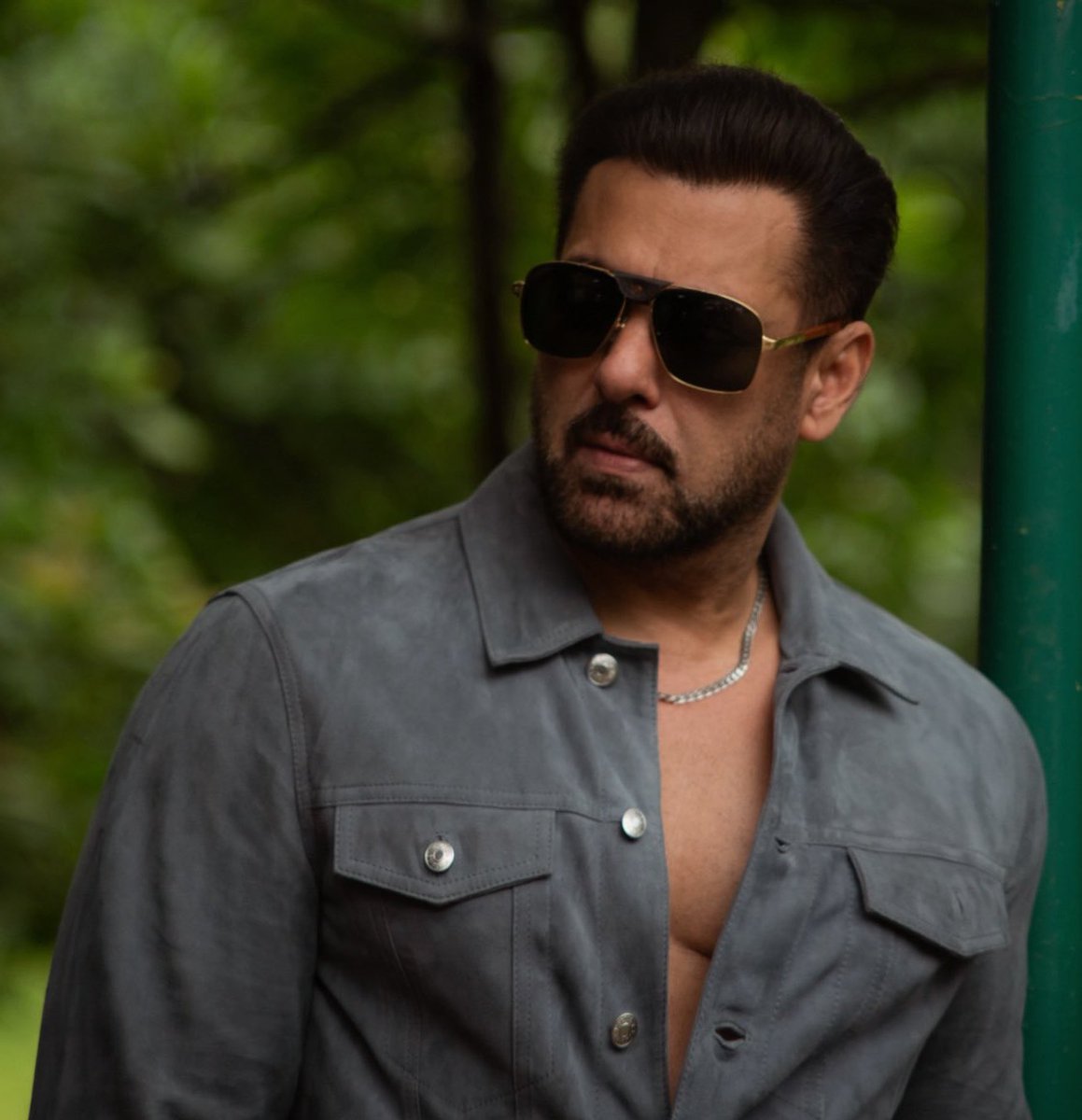 beingmohit07's tweet photo. Cast of #galwan 💥
@BeingSalmanKhan @IChitrangda 

#SalmanKhan #salmankhanfans #ChitrangadaSingh #ChitrangdaSingh #salmaniacs #salmania #GalwanValley #salmania #explore #ChitrangadaSinghfans https://t.co/8ZT4iX9fcU