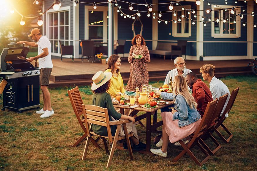 VCUMassey's tweet image. Fourth of July BBQs might be over, but summer grilling is just getting started! 🍔☀️ While delicious, high-heat cooking can create compounds linked to cancer risk. Our experts at #VCUMassey share valuable tips on how to enjoy your summer cookouts: masseycancercenter.org/news/practice-…