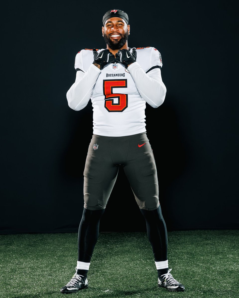 BucsMuse tweet media