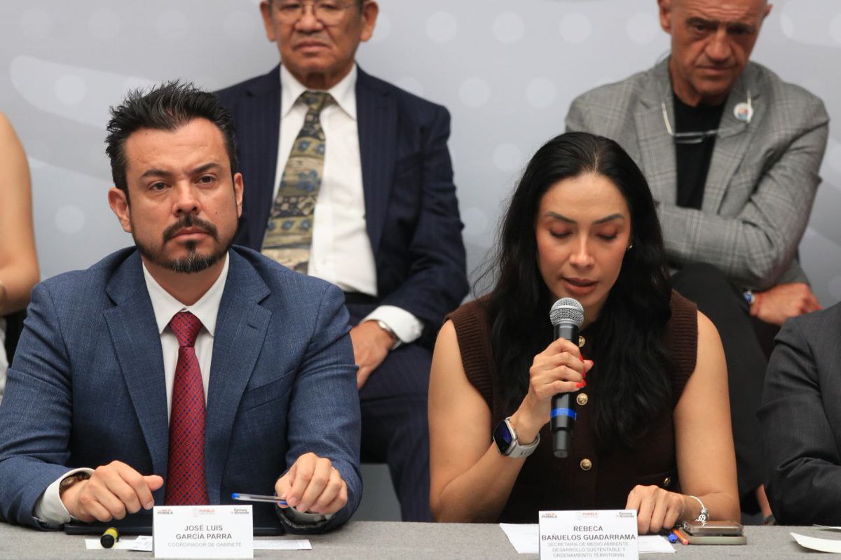 Secretaría de Medio Ambiente (@ambientegobpue) on Twitter photo #PorAmorAPuebla| Con dos proyectos estratégicos que impulsa el <a href="/Gob_Puebla/">Gobierno de Puebla</a>, a través de esta secretaría atendemos de manera integral el manejo de residuos sólidos, con la entrega de 120 equipos para reciclaje de PET y compostaje en 60 mercados de 41 municipios del estado. Hasta #PorAmorAPuebla| Con dos proyectos estratégicos que impulsa el <a href="/Gob_Puebla/">Gobierno de Puebla</a>, a través de esta secretaría atendemos de manera integral el manejo de residuos sólidos, con la entrega de 120 equipos para reciclaje de PET y compostaje en 60 mercados de 41 municipios del estado. Hasta