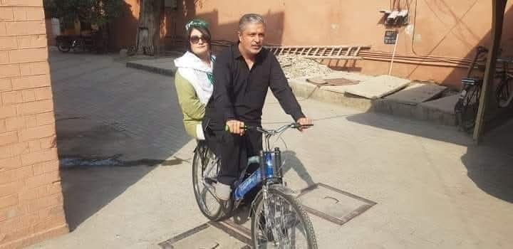 Tajuu_Tweets's tweet photo. یہ بندہ سائیکل پر جاتے جاتے لاپتہ ہوگیا ہے، سائیکل پہ پارلیمنٹ نکلا تھا اب تک کوئی خبر نہیں ہے 🤔
#پلان_دو_تحریک_چلاؤ https://t.co/WEEaS6vRZv