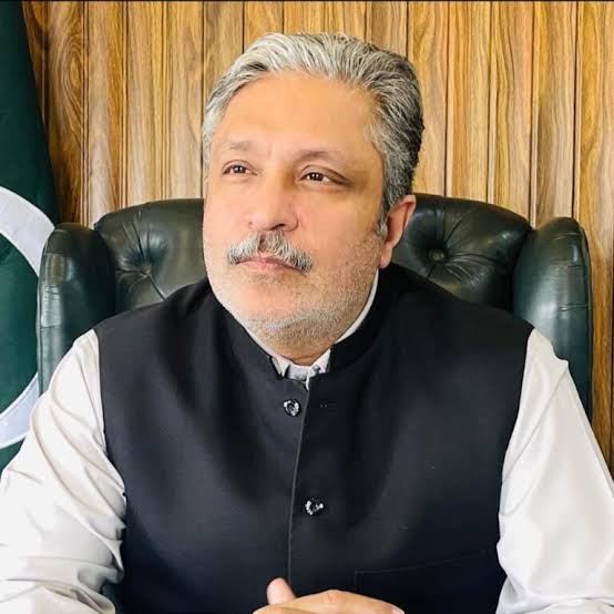 Tajuu_Tweets's tweet photo. یہ بندہ سائیکل پر جاتے جاتے لاپتہ ہوگیا ہے، سائیکل پہ پارلیمنٹ نکلا تھا اب تک کوئی خبر نہیں ہے 🤔
#پلان_دو_تحریک_چلاؤ https://t.co/WEEaS6vRZv