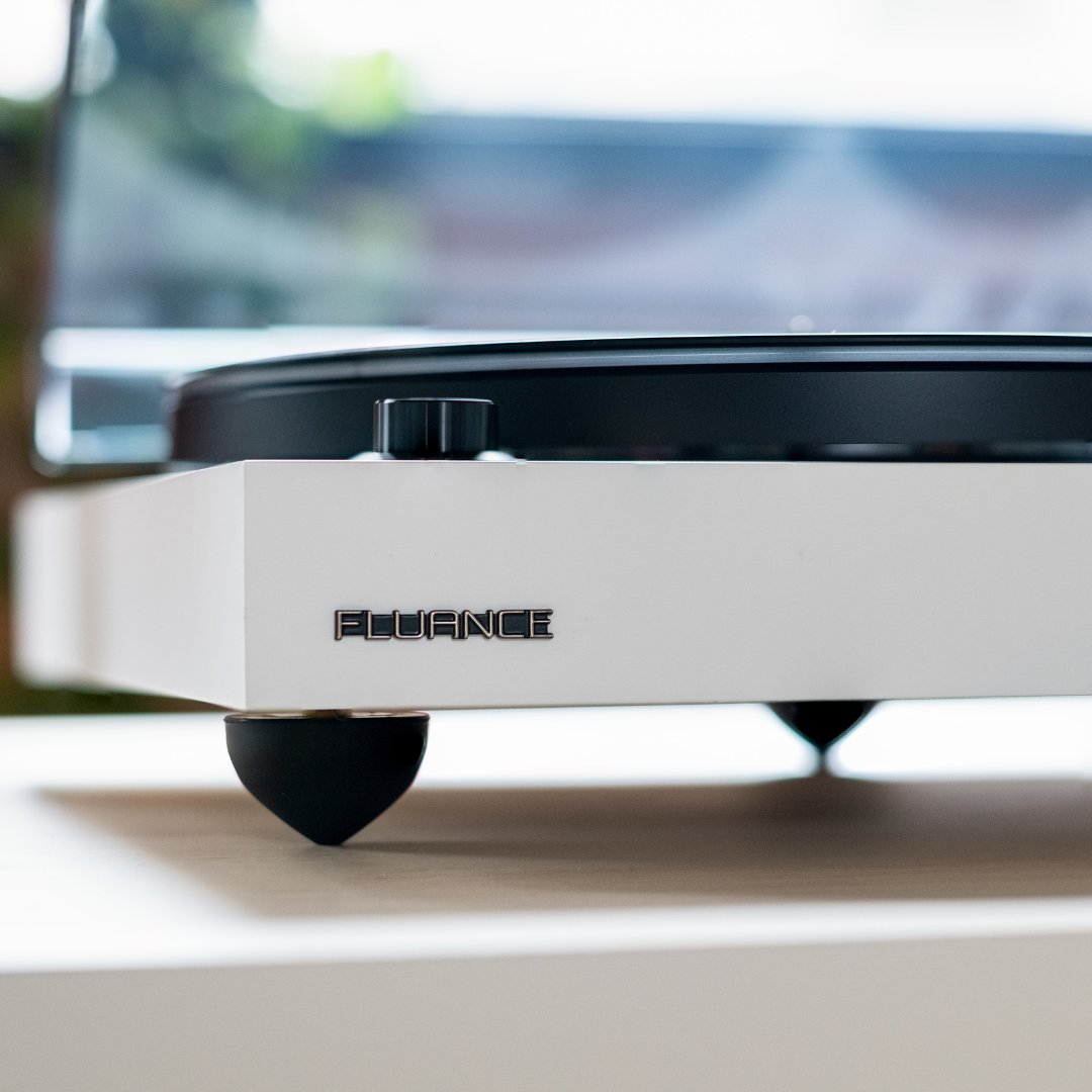 Fluance's tweet photo. Precision in Every Spin ๐ถ The RT81+ brings vinyl to life with a 3mm acrylic mat and dampened aluminum platter for stunning clarity. Hear your records as the artist intended! #MyFluance #RT81+ #TurntableLove #RESPECTTHERECORD #AnalogAudio https://t.co/ONDYXNyabo