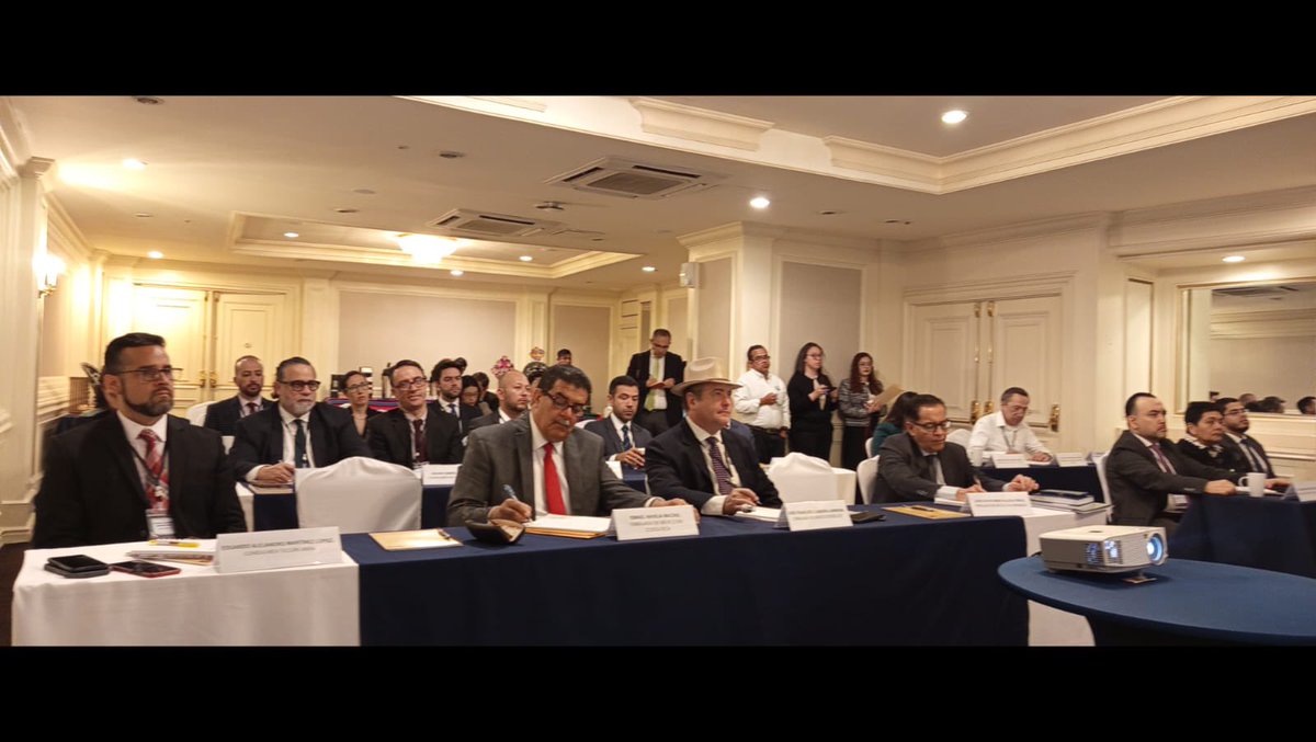 ConsulMexGuate's tweet image. Tenemos la fortuna de ser sede de la 1a Reunión de Personas Encargadas de Protección Consular en América Latina y el Caribe. Contamos con la participación de más de 20 colegas de manera presencial y el resto vía virtual. 

Gracias a @vcalva, @SGuillermoReyes y a todo el equipo de…