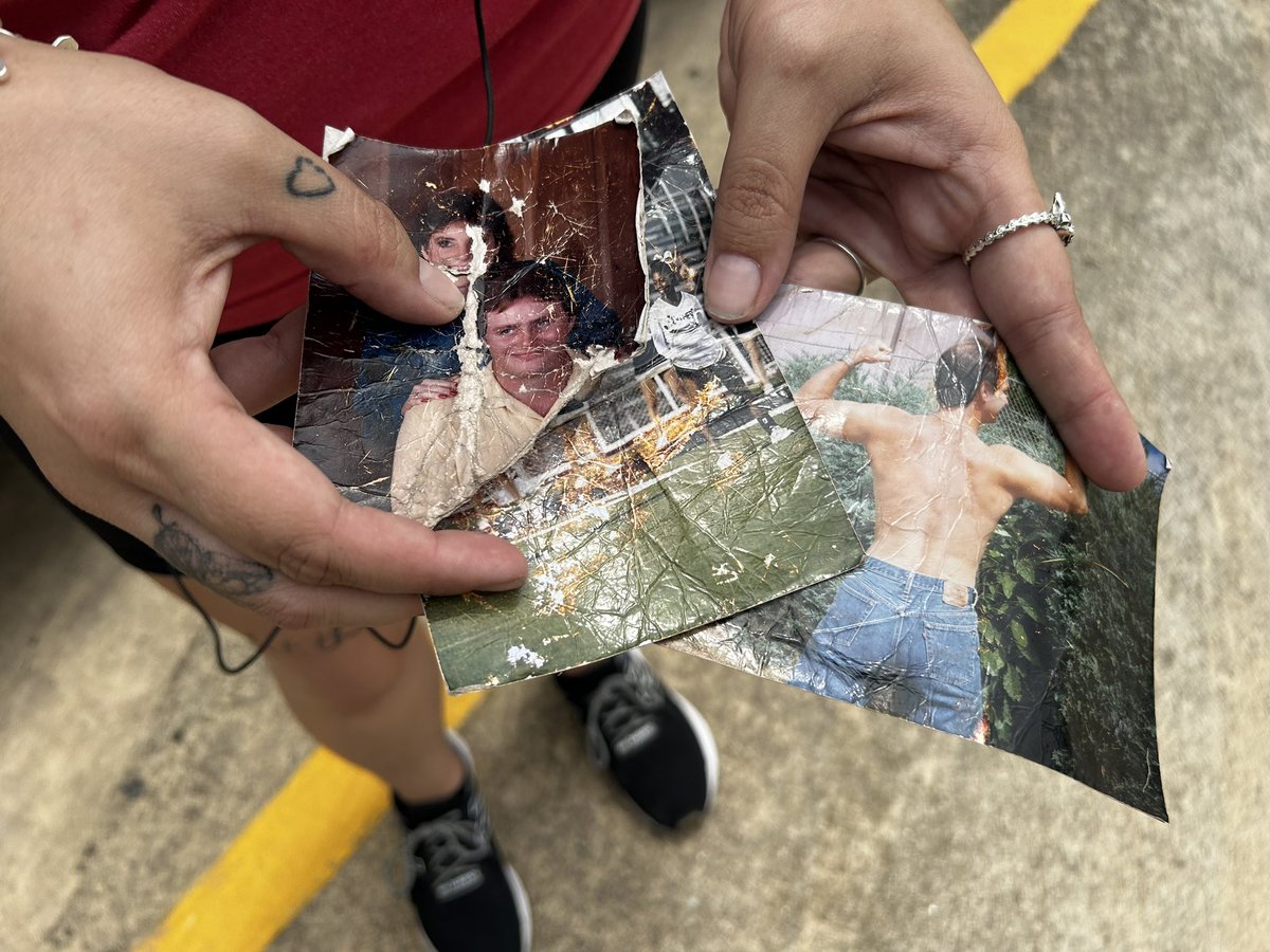 DylMcK14's tweet image. I spoke with a Center Point woman who walked the lake on Saturday. She found three family photos and is trying to get them into the hands of their owner.
Let us know if you know who these people are. #kerrunited