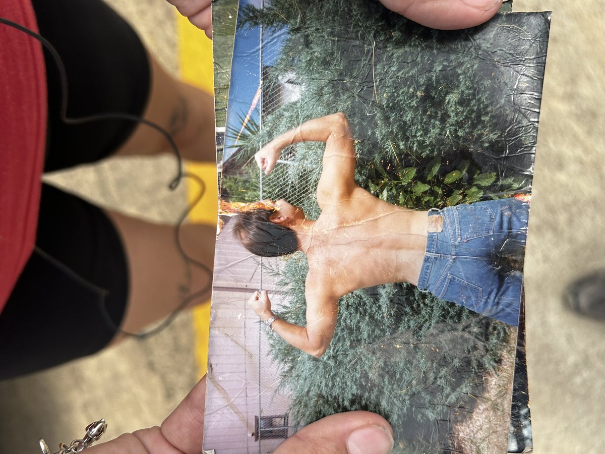 DylMcK14's tweet image. I spoke with a Center Point woman who walked the lake on Saturday. She found three family photos and is trying to get them into the hands of their owner.
Let us know if you know who these people are. #kerrunited