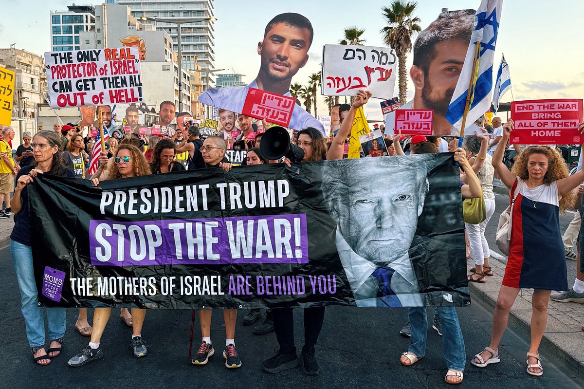 XperienceHumans's tweet image. Demonstrations outside of the U.S. embassy branch in Tel Aviv calling for a ceasefire and the return of hostages held by Hamas.