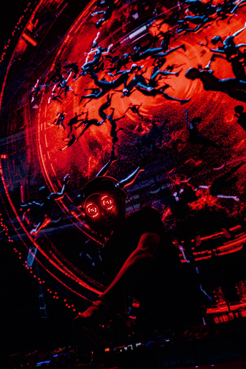 OfficialRezz's tweet photo. This is one of the craziest photos of me ever damn https://t.co/0XDGrPZFIv
