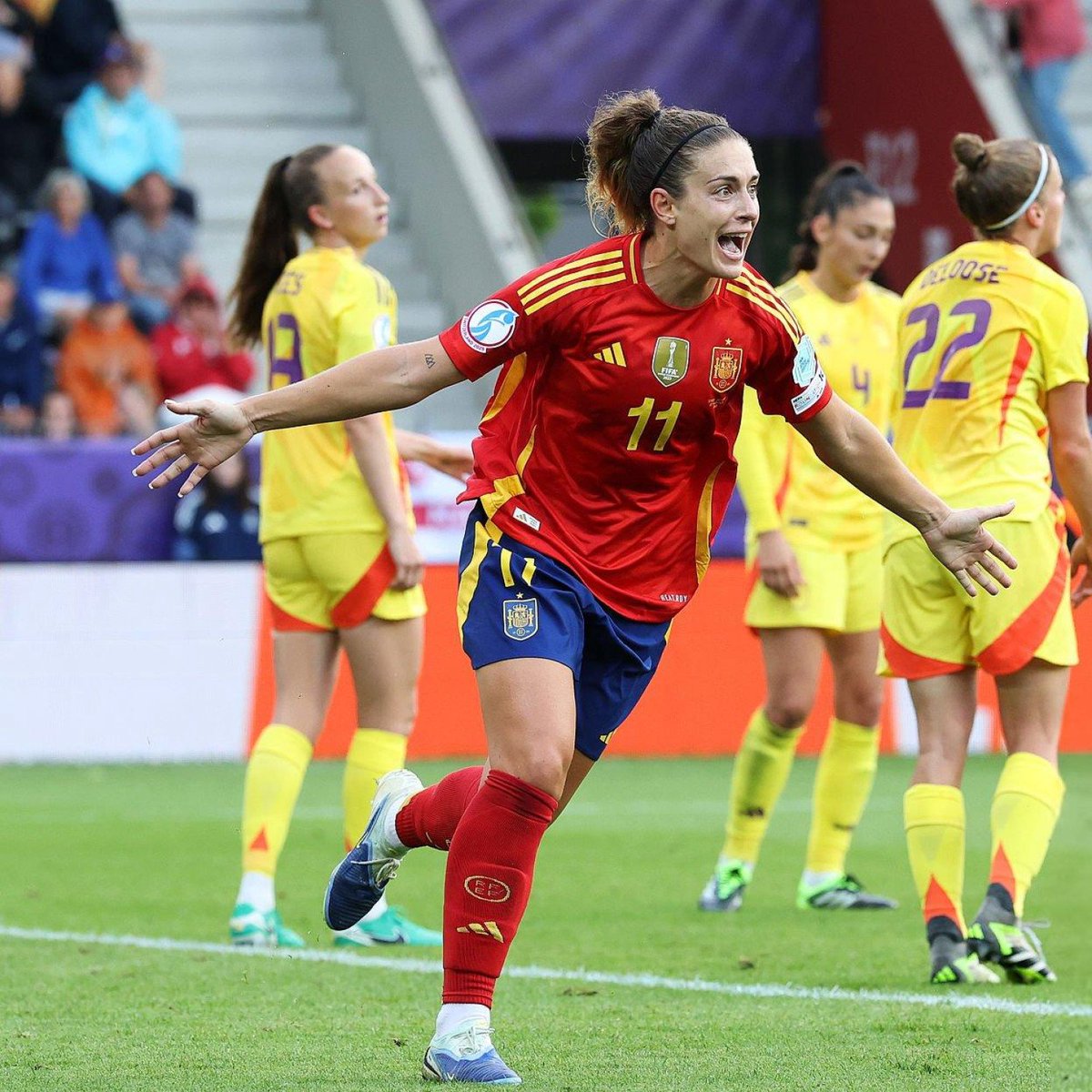 santi_baldovino's tweet photo. 🥇🔝👑 Segundo MVP para Alexia en la #WEURO2025 , dos golazos y dos asistencias brillantes! 
La LÍDER junto a Patri Guijarro en zona de construcción y super DETERMINANTE en el último tercio y en espacios reducidos! 
79 pases ✅ (87% precisión)
7/10 duelos💪🏻
6 pases clave👀 https://t.co/Gxqe1kNvaH