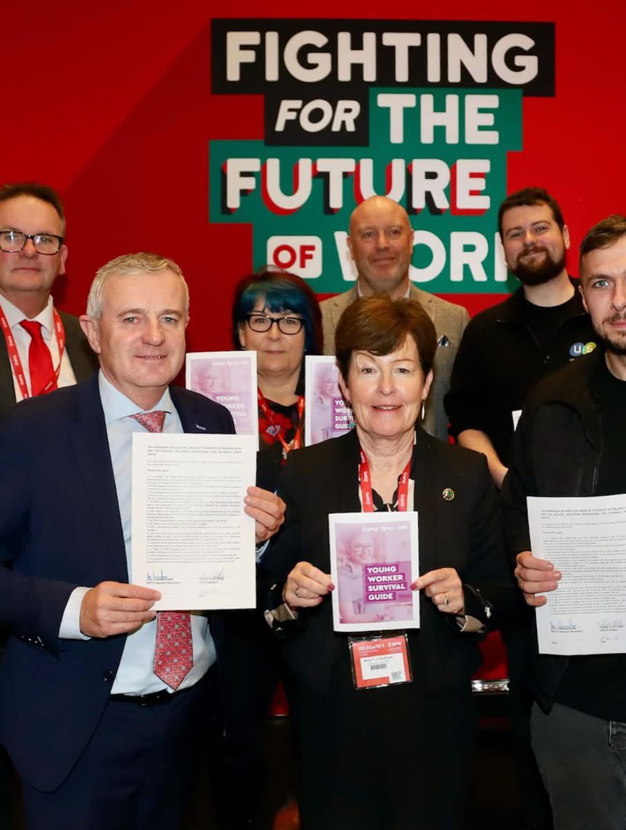 karlosbyrne's tweet photo. SIPTU supports AMLÉ USI protest on fees and cost of living 

SIPTU members stand in full solidarity with students and staff taking part in the protest organised by AMLÉ / USI protest taking place outside Leinster House, at 6.00pm tomorrow (Tuesday, 8th July). https://t.co/cZptkzf9BM