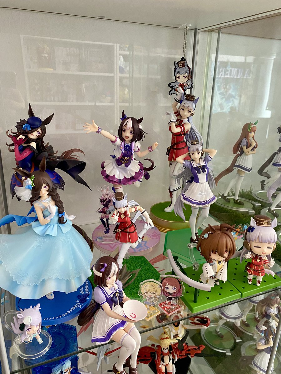 ermayume's tweet photo. So… my dear horse girls are popular now?  🫣 It is time to reveal my Uma musume merch collection then! 

#ウマ娘 #umamusume https://t.co/nCw3bwj5tz