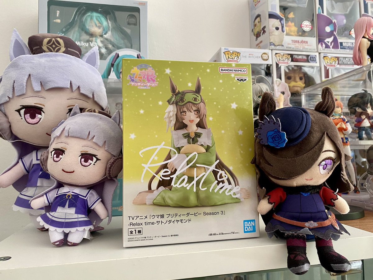 ermayume's tweet photo. So… my dear horse girls are popular now?  🫣 It is time to reveal my Uma musume merch collection then! 

#ウマ娘 #umamusume https://t.co/nCw3bwj5tz