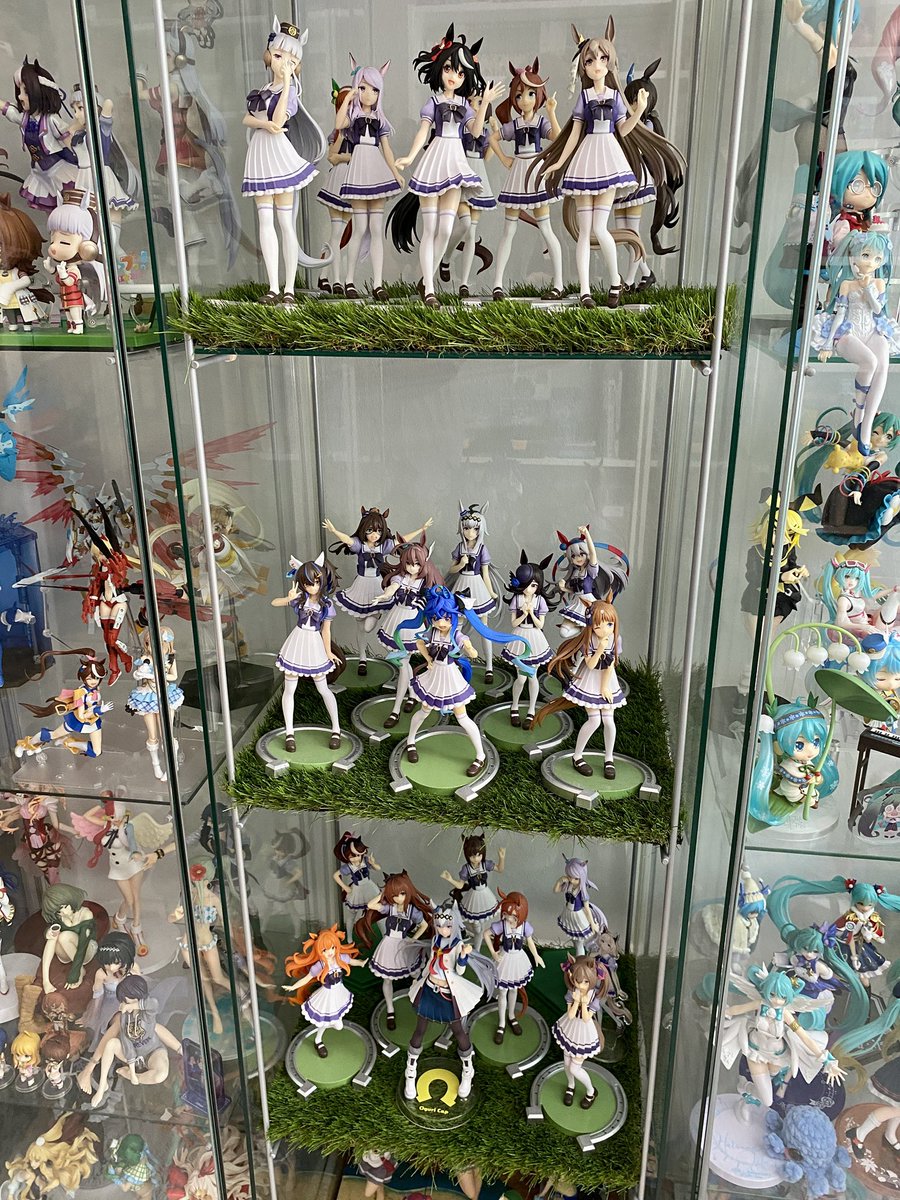 ermayume's tweet photo. So… my dear horse girls are popular now?  🫣 It is time to reveal my Uma musume merch collection then! 

#ウマ娘 #umamusume https://t.co/nCw3bwj5tz