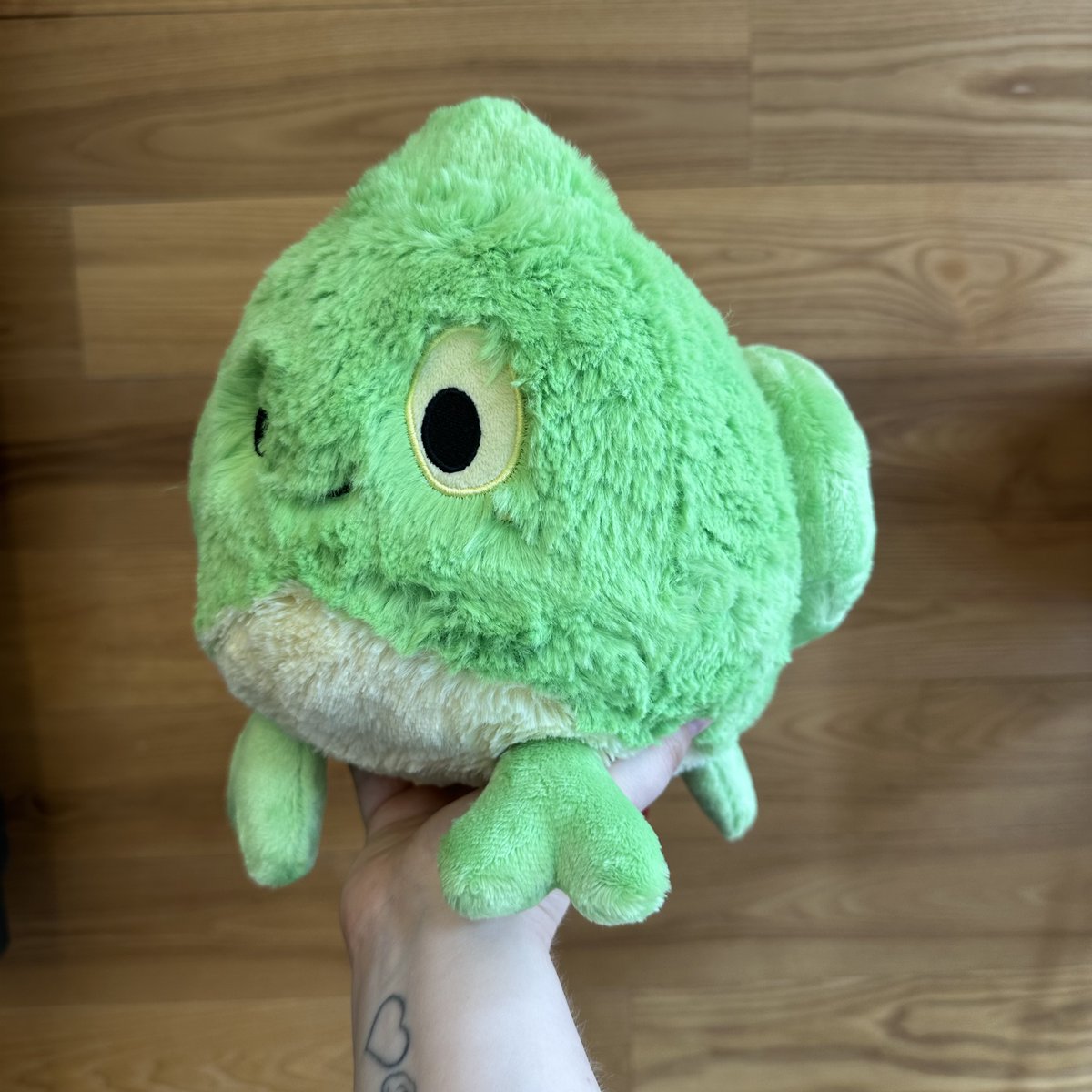 squishable's tweet photo. Check out this absolute FREAK 😂

💚 Mini Chameleon Process: https://t.co/XPtIS59d4O 💚 https://t.co/KXnm9yKYUJ