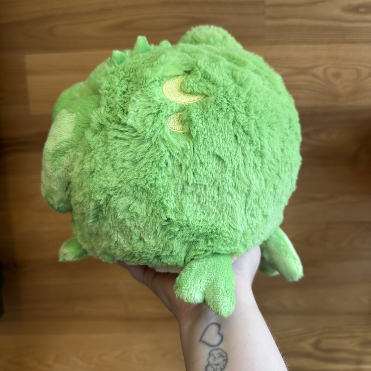 squishable's tweet photo. Check out this absolute FREAK 😂

💚 Mini Chameleon Process: https://t.co/XPtIS59d4O 💚 https://t.co/KXnm9yKYUJ