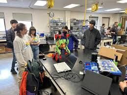 🧩 Ready to lead and innovate? As Assistant Program Director, you’ll: ✅ Oversee programs across engineering, technology, and media arts ✅ Mentor students and guide innovation ✅ Partner with industry to shape real-world education Apply here → schooljobs.com/careers/cccs/s…