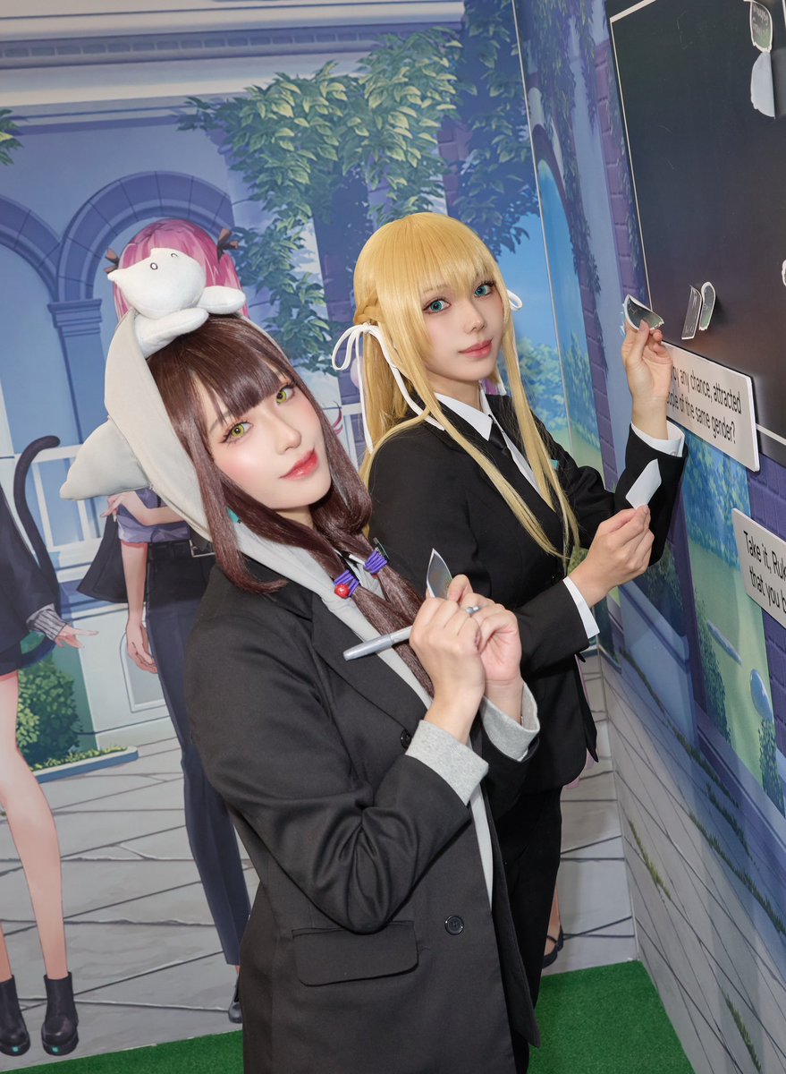 luximity's tweet image. Had the best time celebrating Karen’s upcoming birthday at AX with Tsukasa - thanks for having us! 💕 

Tsukasa: @makocos_la 
@hbr_official_en @YostarGlobal 

#HeavenBurnsRed #Yostar #AX2025