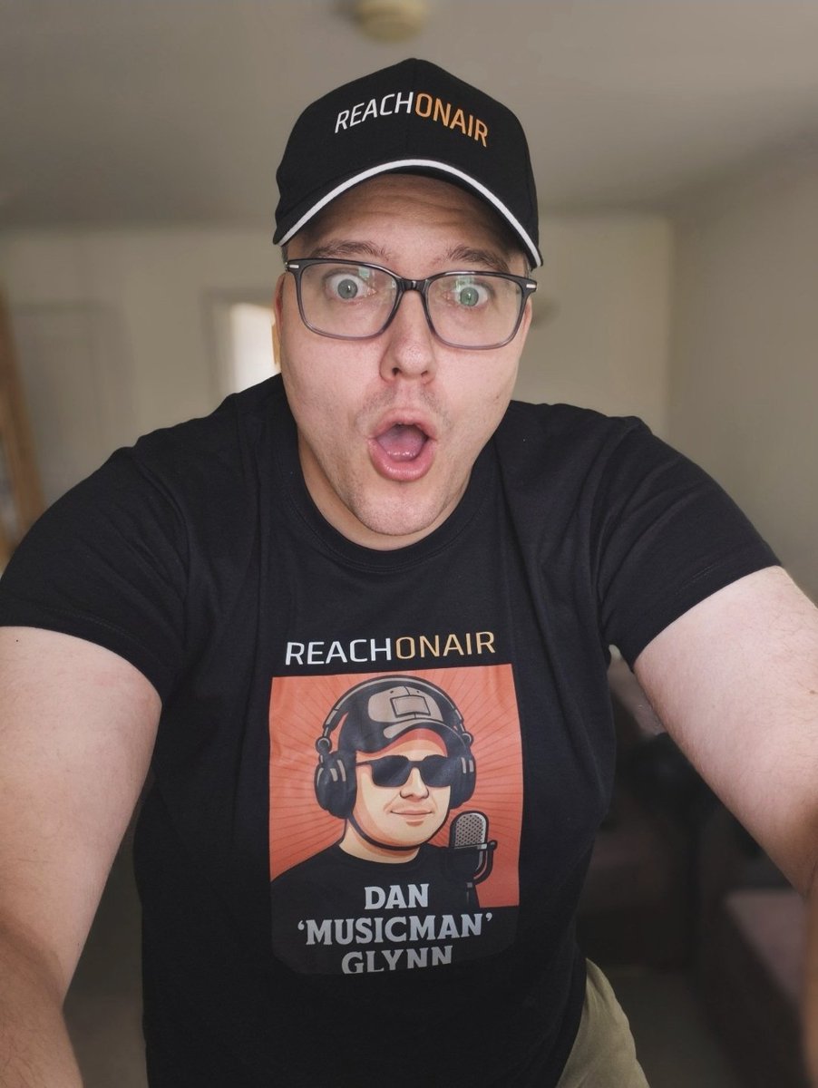 DanMusicMan89's tweet photo. New T-shirt and cap. Big up the @ReachOnAir massive! 😆 More like 'Look at that twat wearing his own face on his T-shirt!' https://t.co/JSvAVx9BX8
