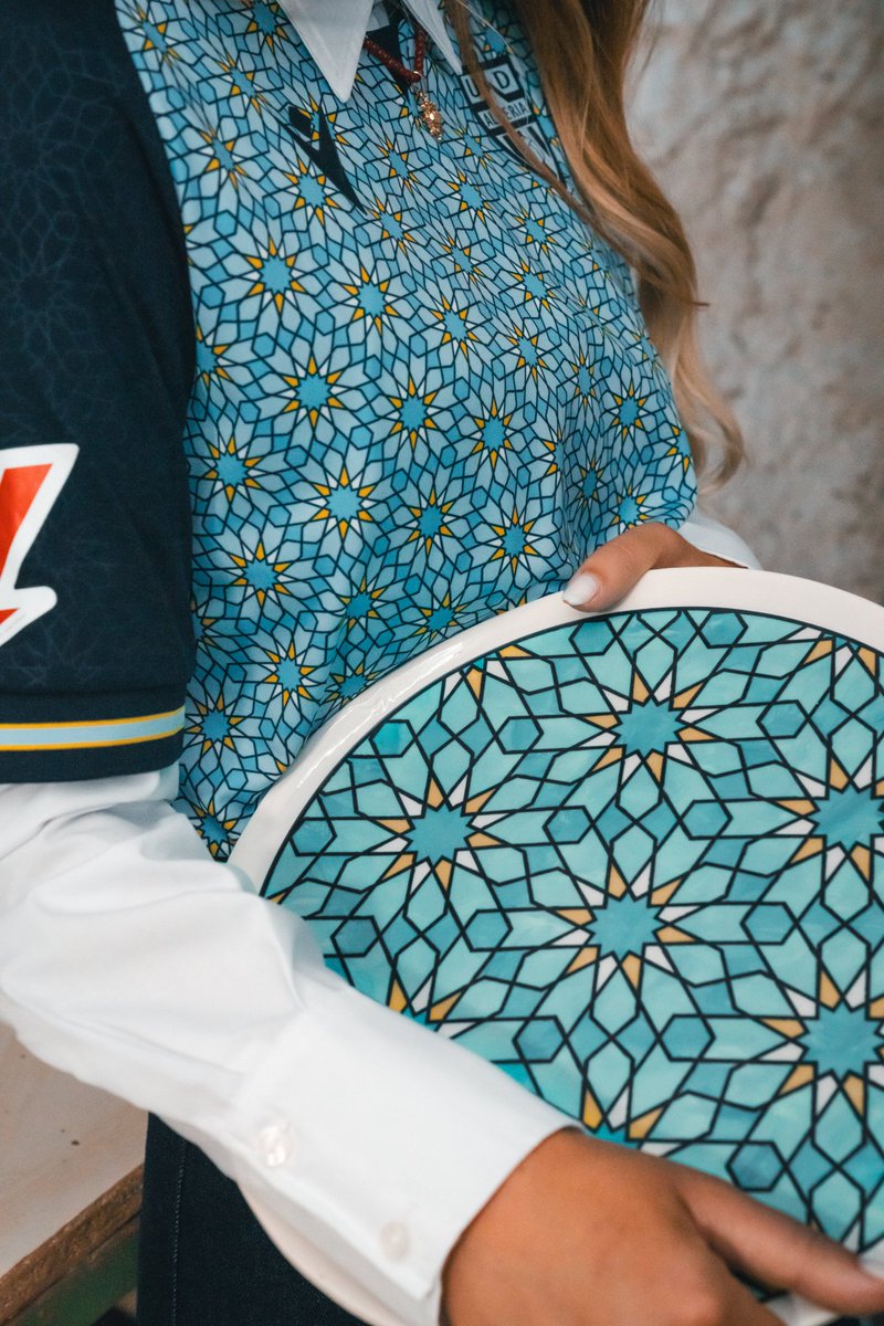 Pffff Macron, pará un poco. Camisetón!!!