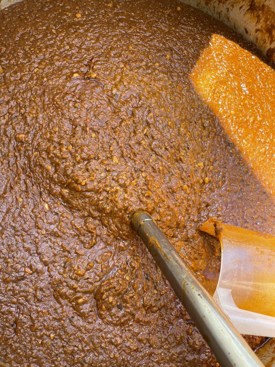 تحذير إلى سُنة العراق 

أكل هذه الأكلة ( القيمة ) في المواكب الحسينية لا يختلف عن أكل لحم الحْنزير لأنها أُهِلت لغير الله ( للحسين ) وذكر هذا الشيء في القران الكريم في نفس الآية ..

{..وَلَحْمُ الْخِنْزِيرِ وَمَا أُهِلَّ لِغَيْرِ اللَّهِ بِهِ وَالْمُنْخَنِقَةُ وَالْمَوْقُوذَةُ