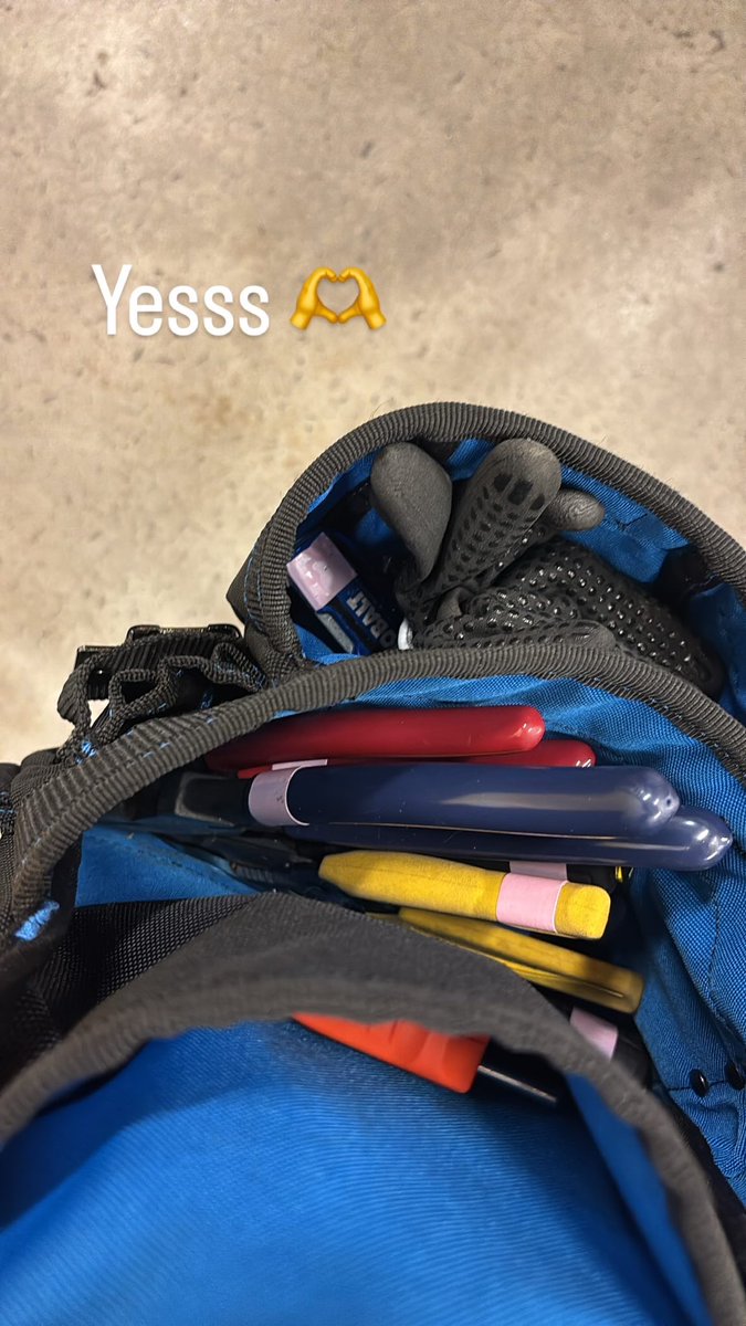 hunbunniee's tweet image. Stay consistent 🙏🤟⚡️ #sparky #NativeAmericanWomen #wiring #tools #linemans