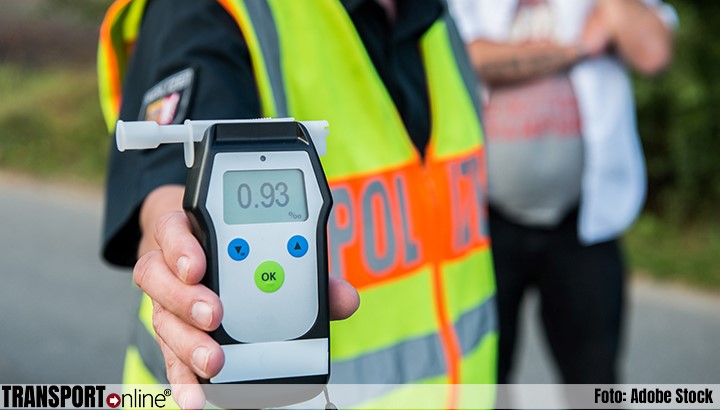 Vrachtwagenchauffeur betrapt zonder rijbewijs en onder invloed