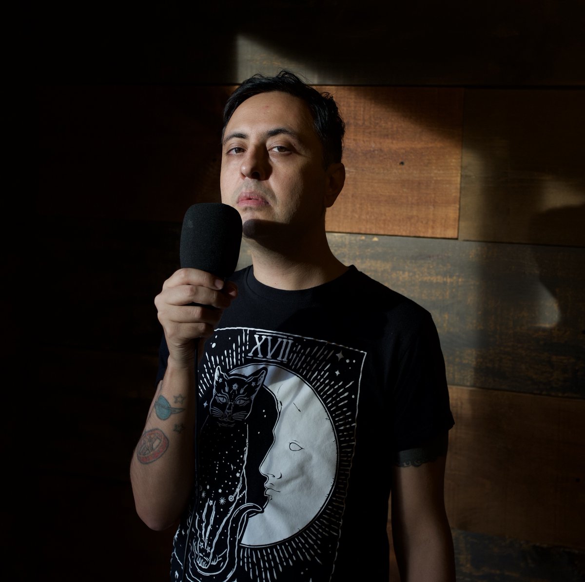 SungateMusicGrp's tweet image. Artist Spotlight: @harvestrunes
If you’re not already listening to Harvest Runes, it’s time to fix that. Led by NYC composer and multi-instrumentalist James Anthony Wolff, this indie-pop project fuses alt rock grit with NYC drip.
Stream “Setting Sun” now on Spotify!