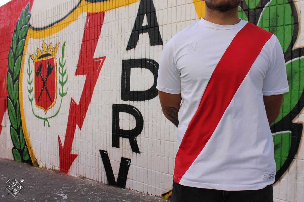 Vcn1924's tweet photo. Arrasasteis con ella en los Días del Rayismo, pero ya está de nuevo disponible en la web la Camiseta de nuestro Centenario.

https://t.co/OfIanggqdt

Ah, y también una nueva remesa de toallas. 

Y lucid Rayismo este verano. https://t.co/7EktrYyjSE