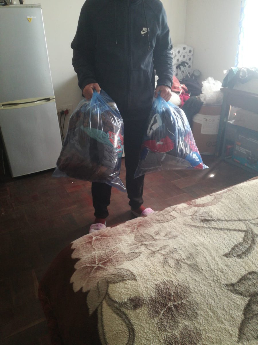AidGuys's tweet image. Our needy receiving their new clothing and also nutritional fruit.