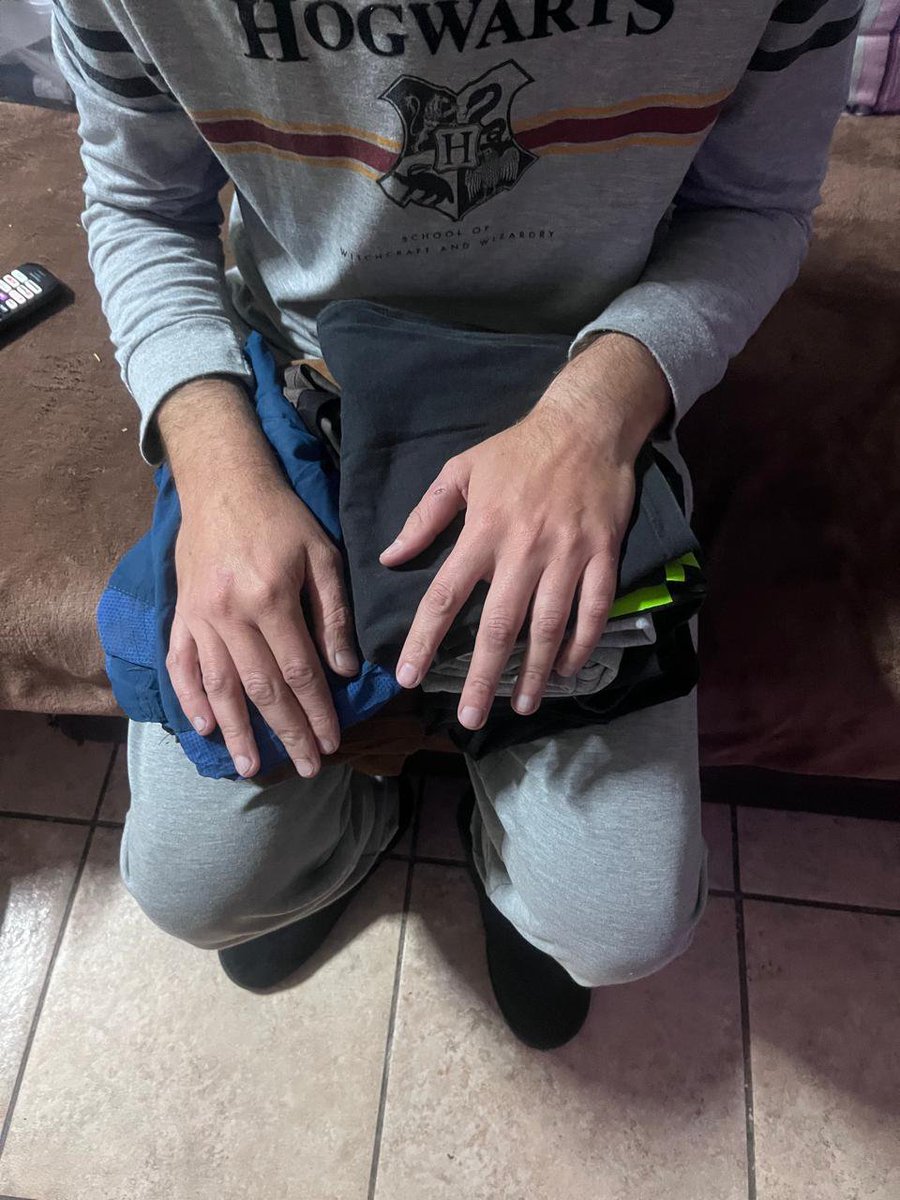 AidGuys's tweet image. Our needy receiving their new clothing and also nutritional fruit.