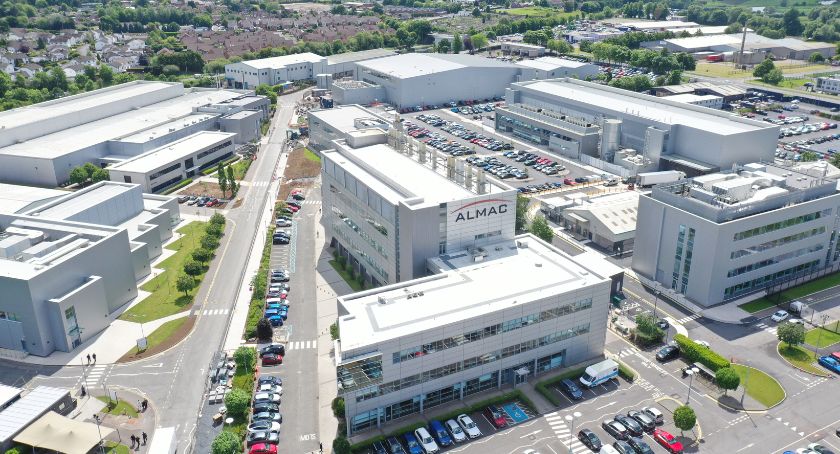 ContractPharma's tweet photo. Almac Clinical Services, part of the Almac Group, has completed a multi-million-dollar investment to enhance cold chain capabilities at its global headquarters in Craigavon, Northern Ireland. ➡️ https://t.co/vFkNaY7dlI
#pharmanews #coldchain #coldchainpackaging https://t.co/3FgJi2TJJk