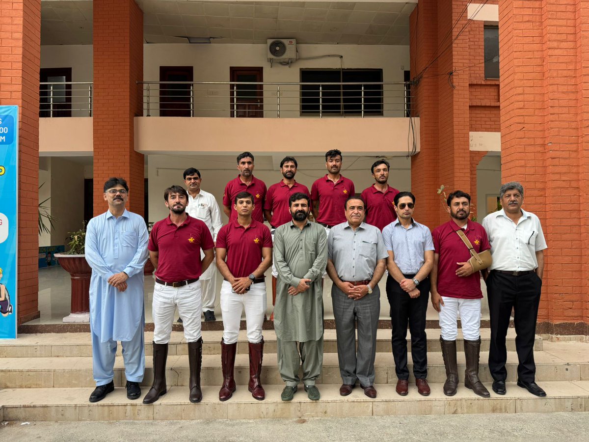 شندور پولو فیسٹیول میں  چترال کی ٹیم کو بہترین کاکردگی دکھانے پر خراج تحسین پیش کرتا ہوں اور یقین دلاتا ہوں کہ ہم سے جتنا بھی ہو سکیں چترال میں پولو کی ترقی کیلئے کوششیں کریں گے۔ چترال میں نئے گروانڈ بھی بنائیں جائیں گے اور موجوہ گروانڈز کی بحالی ومرمت کے لیے بھی اقدامات اٹھائے