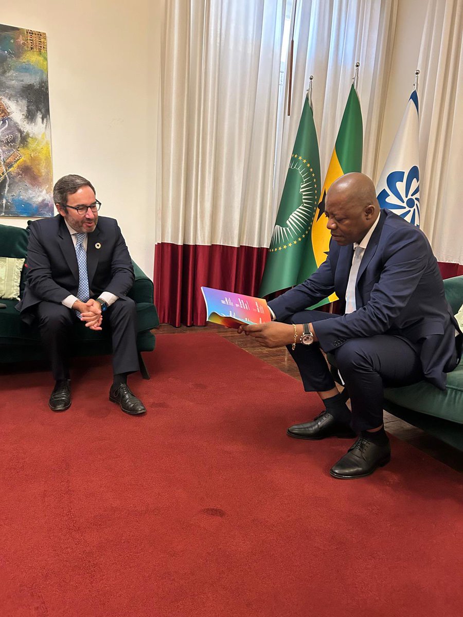 UNOPS_Chief's tweet image. Excellent meeting with HE Americo Ramos, Prime-Minister of São-Tomé-e-Príncipe, discussing sustainable development, climate action & potential collaboration with @UNOPS on sustainable procurement and resilient infrastructure on: health, energy, transportation, blue&green economy