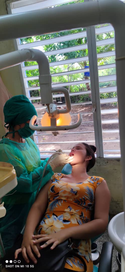 KaterineHe92589's tweet photo. #CubaPorLaVida
La sesión estomatologica del Cerro en Manatí, servicio aislado,en el día de hoy brindando atención a gestantes y pacientes geriátricos 👏🦷🇨🇺 https://t.co/yay6yVzSWg