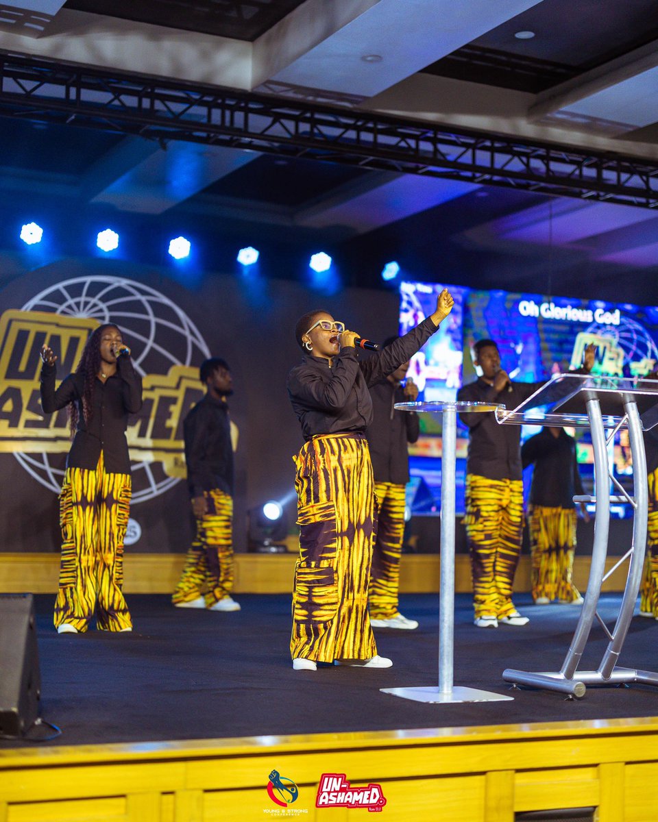 yasconference's tweet photo. What a time in the presence of our father 🙇‍♀️🙇‍♀️🙇‍♀️

#YAS25 #UnAshamed #DoTooMuch https://t.co/3Ock044saO