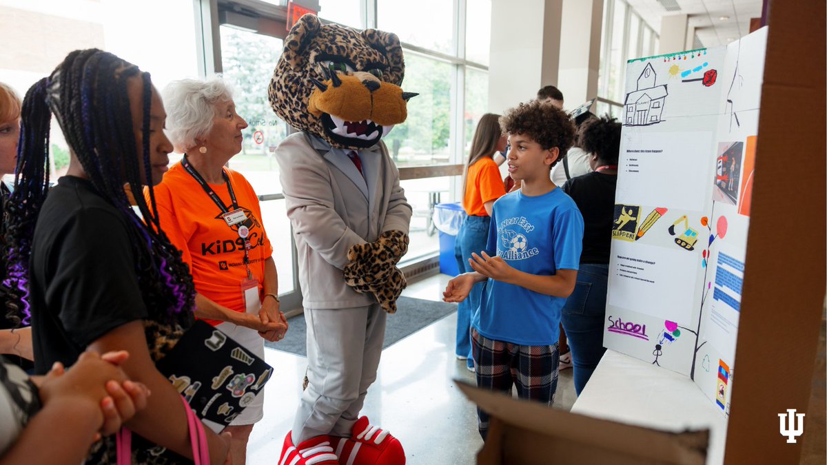 IndianaUniv's tweet image. From Indianapolis to Kokomo, Kids College is changing the lives of youths across Indiana, giving students the opportunity to learn and meaningfully engage with potential future career paths and opportunities. 🏫
bit.ly/4nrqlWC