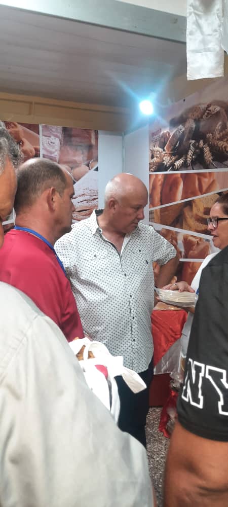 Podemos catalogar de exitosa la participación en la feria de alimentos, grande son los retos 👉 De incrementar los niveles productivos, con énfasis el casabe #HolguínSí puede #NumaAvanza con #HonorHolguinero